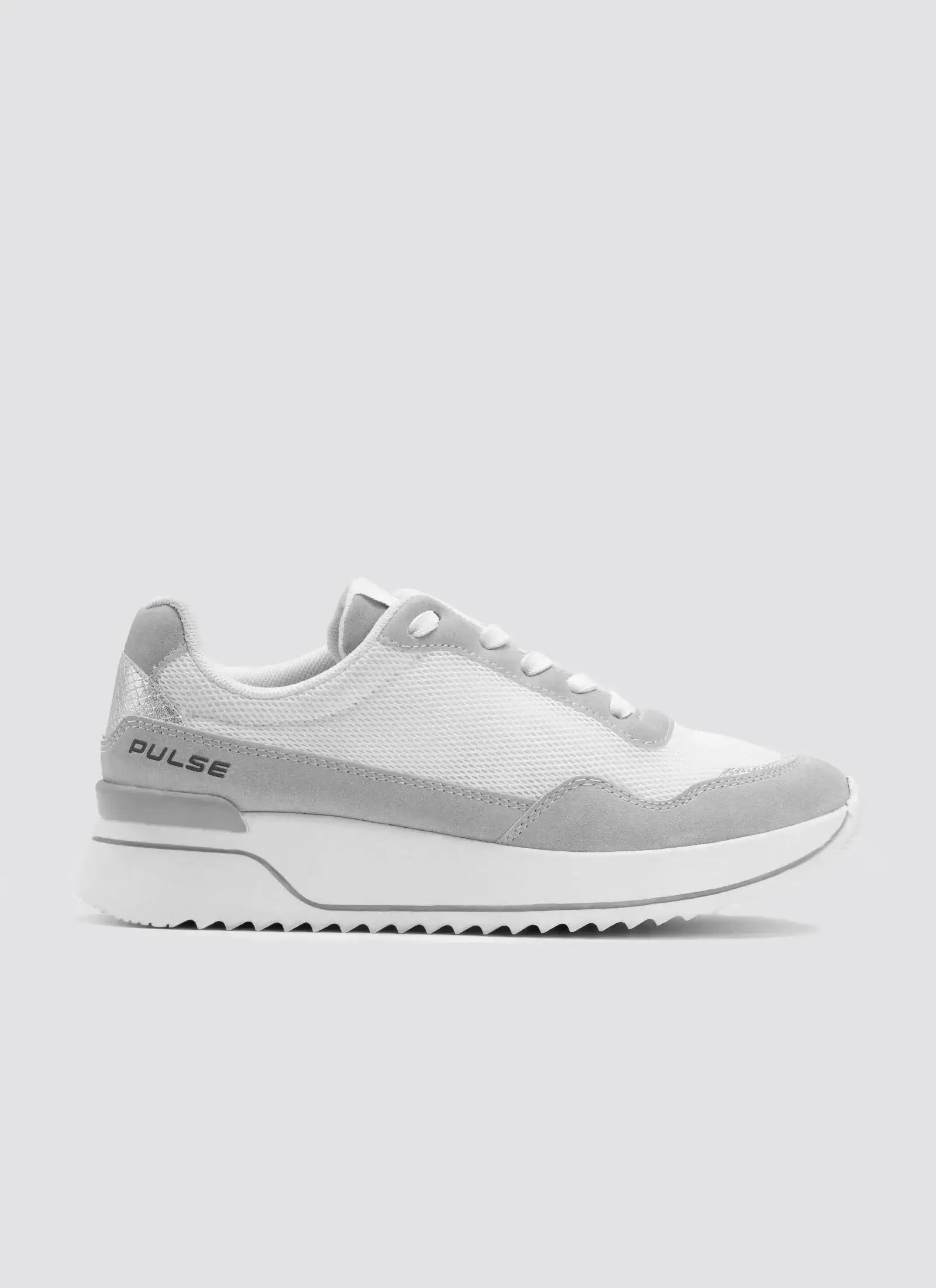 Stride Sneaker