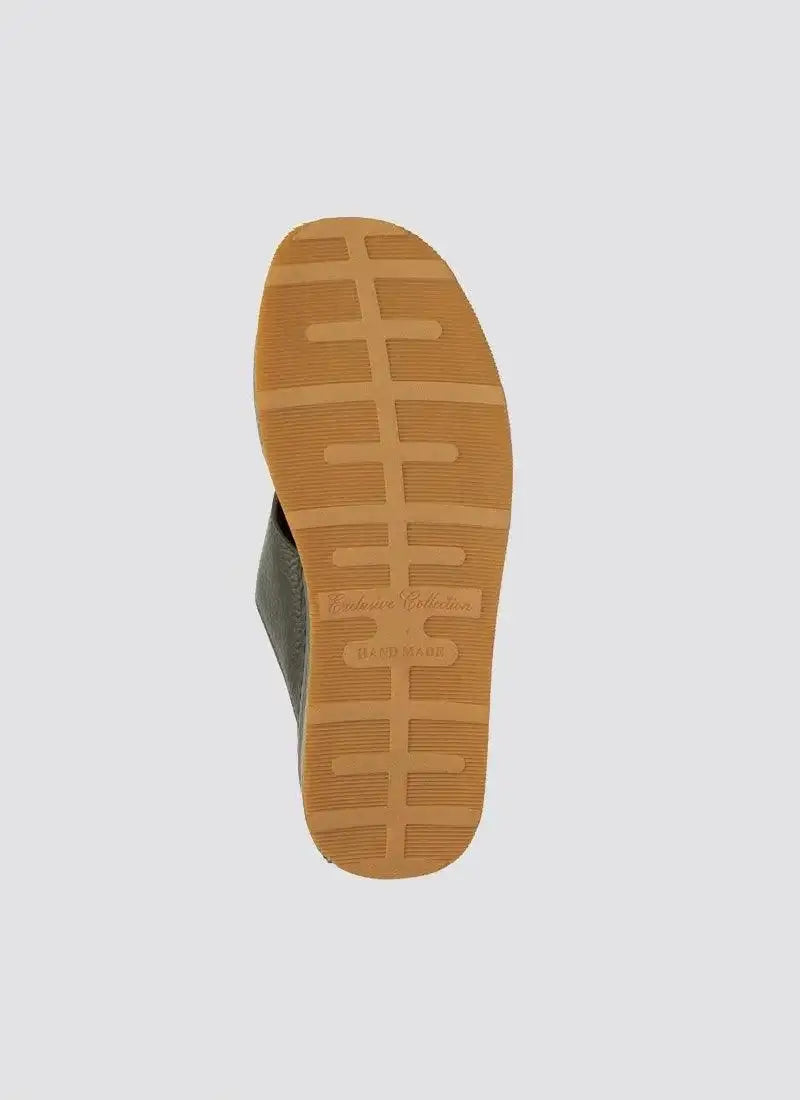 Handmade men's leather shoe with tan textured rubber sole, Exclusive Collection engraving