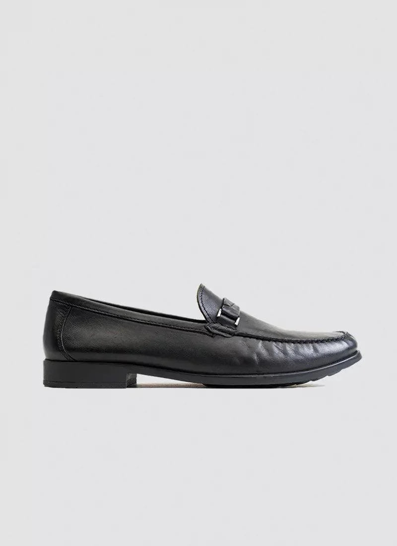 Black leather loafer for men with metal bit detail, classic slip-on dress shoe