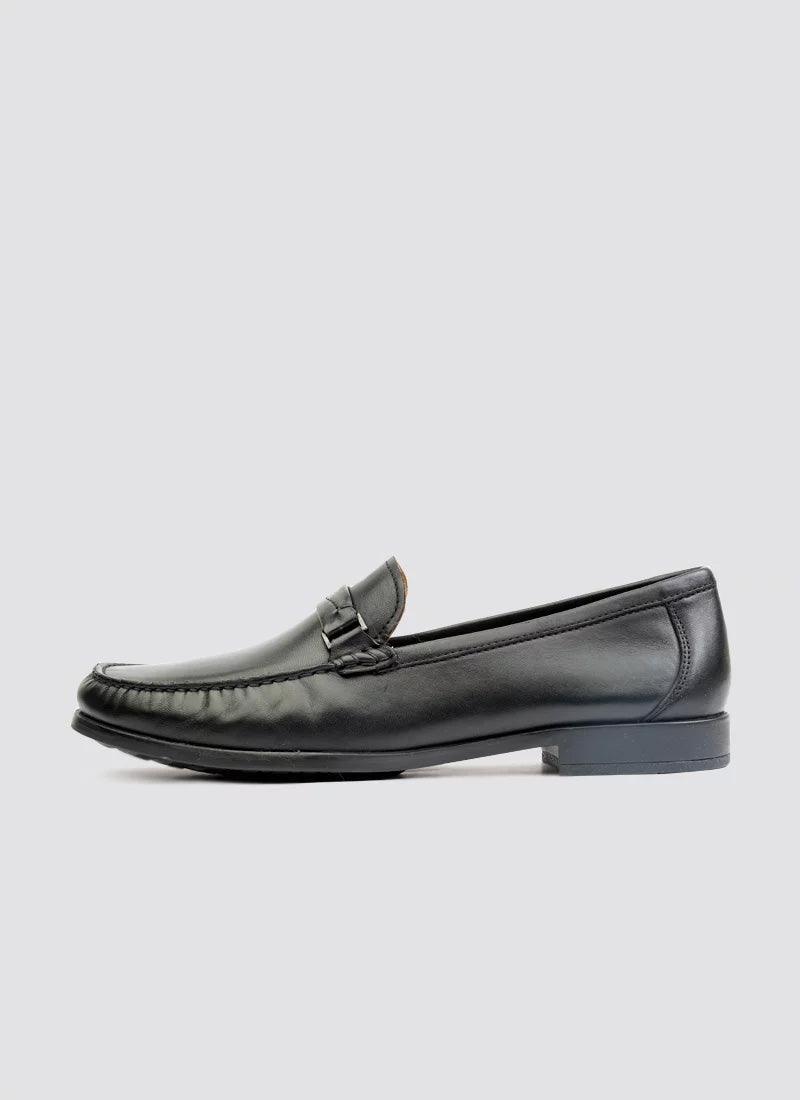 Black leather men's loafer with buckle detail, classic slip-on formal footwear