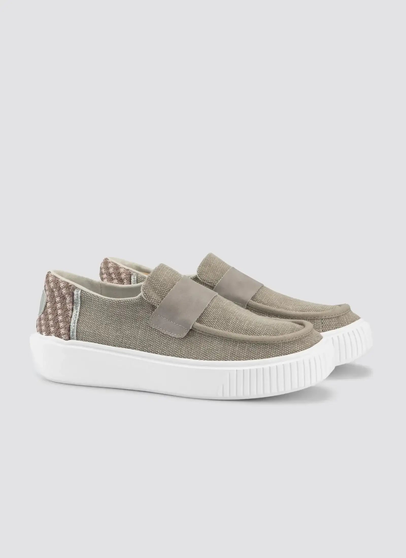 Luna Loafer #color_beige