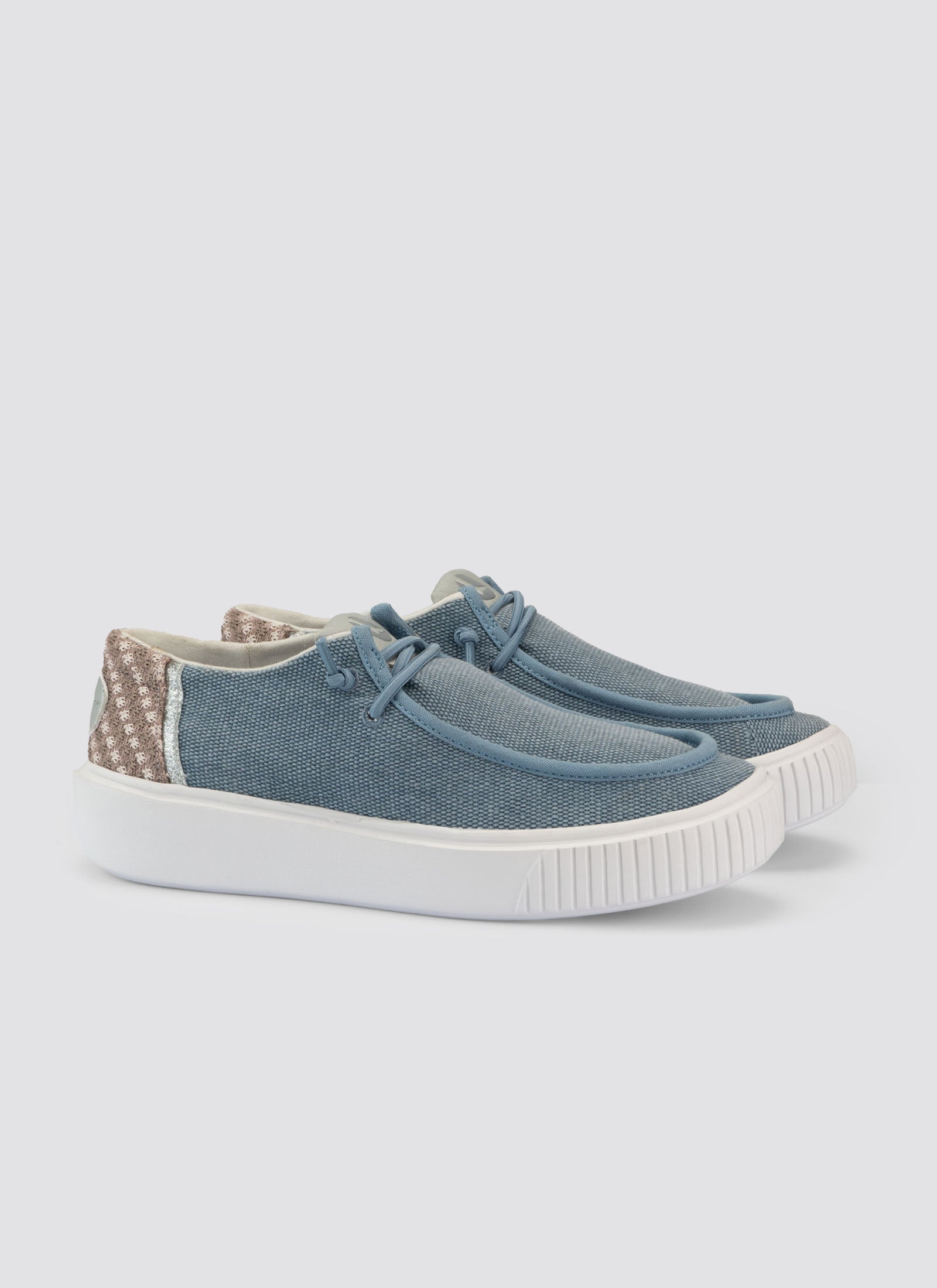 Maeve Lace-up